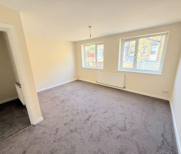 4 bedroom property to rent - Photo 1