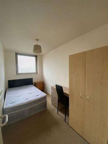 2 bedroom apartment to rent - Photo 4