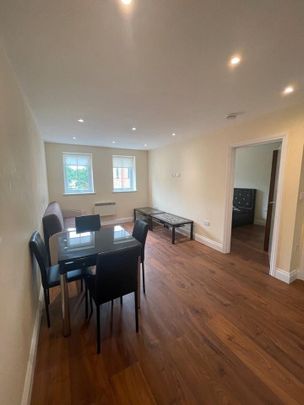 1 Bed Flat, London, W5 - Photo 1