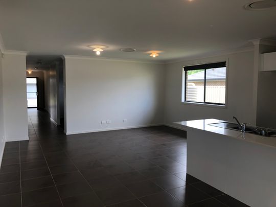 Beautifully Presented Home - Photo 1