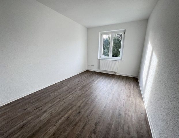 Sanierte Drei-Zimmer-Wohnung mit Blick ins Grüne - Photo 1