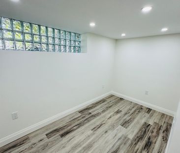 For Lease - 3- 6 CRAIG Drive, Kitchener, Ontario - Photo 2