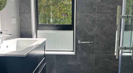 Stunning 4BR New Build in Howick - Photo 5