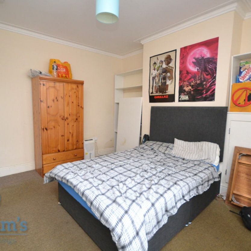 5 bed Mid Terraced House for Rent - Photo 1