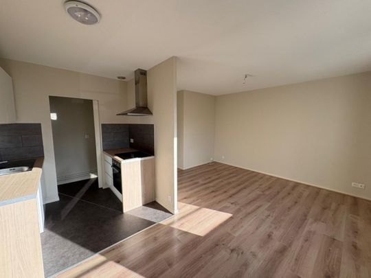 APPARTEMENT T2 A LOUER A LE COTEAU - GARE - Photo 1