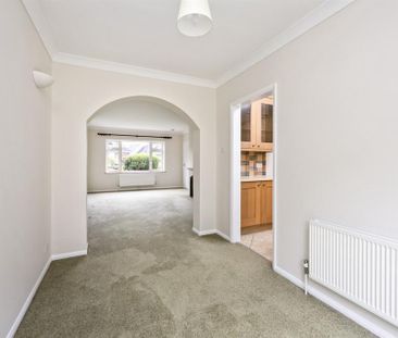3 bedroom detached bungalow to rent - Photo 6