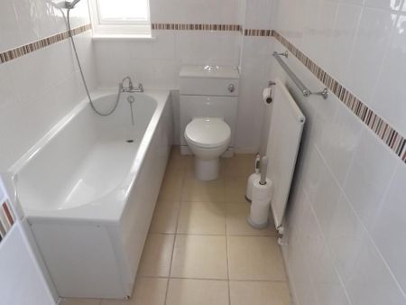 2 bedroom maisonette to rent - Photo 5