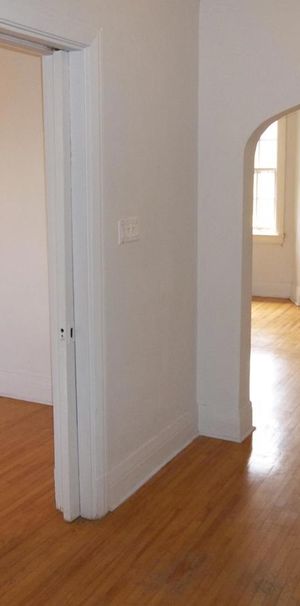 Westmount – Très Grand logement 6 1/2 Chauffé – Heated - Photo 1