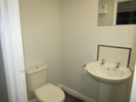 1 bed Apartment - To Let - Photo 5