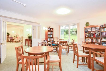1 bedroom retirement property to rent - Photo 4