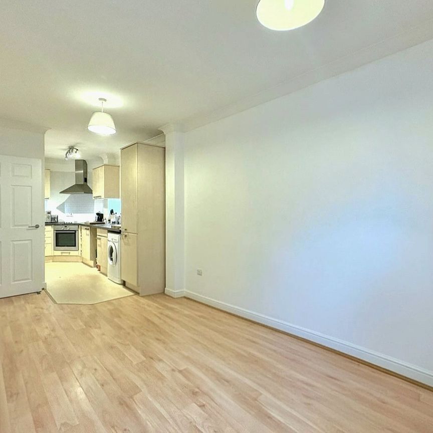 London Road, Camberley, Surrey, GU15 - Photo 1