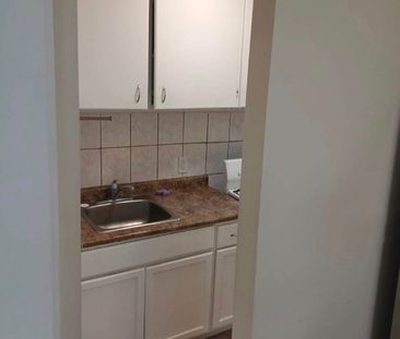 For Lease - 98 Vaughan Road Unit# 402, Toronto, Ontario - Photo 1