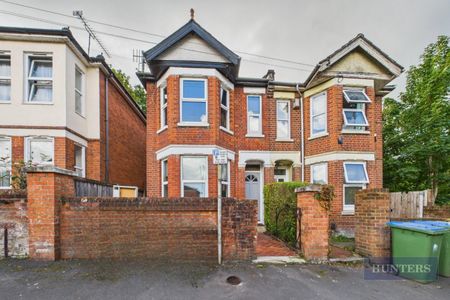 3 bedroom House To Let - Photo 2