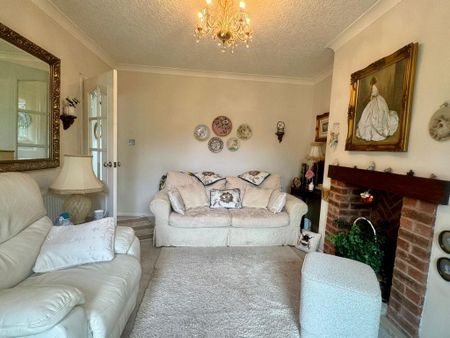 2 bedroom semi-detached bungalow to rent - Photo 2