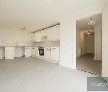 4 bedroom terraced house to rent - Photo 5