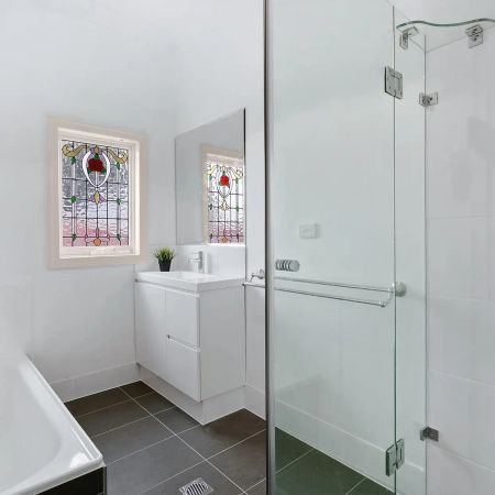 CHARMING 3 BEDROOM HOME IN A CONVENIENT LOCATION! - Photo 3