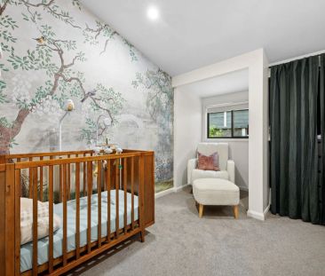 A Refined Mid-Century Sanctuary with Expansive North-Facing Gardens - Photo 5