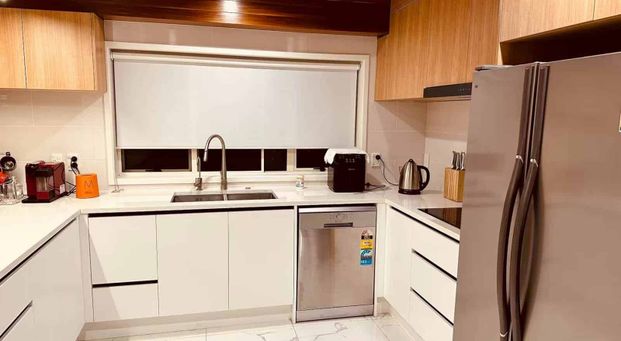 This is a nice family house in Torbay - Photo 1