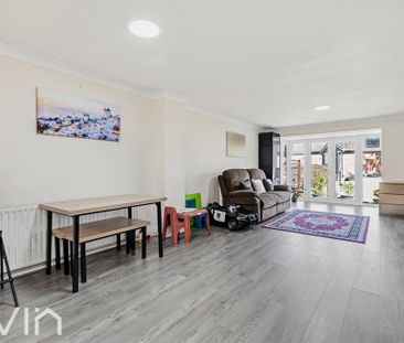 4 bedroom link detached house to rent - Photo 2