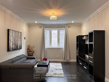 For Lease - 152 Bishop Drive, Barrie, Ontario - Photo 2