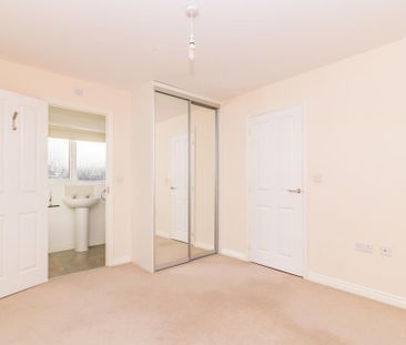 3 bedroom terraced house to rent - Photo 2