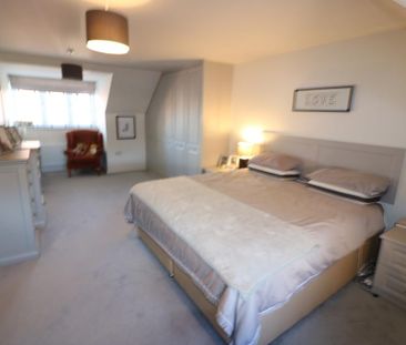 4 bedroom detached house to rent - Photo 4