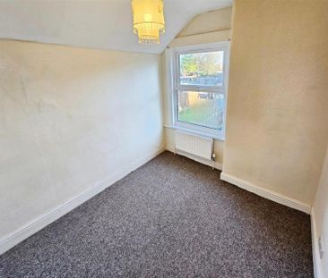 3 Bedroom House to Rent in Oswald Road, Rushden, Northants, NN10 - Photo 5
