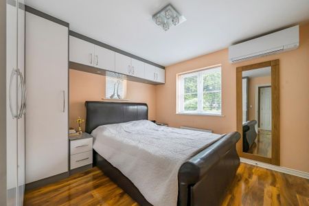 4 bedroom semi-detached house to rent - Photo 3