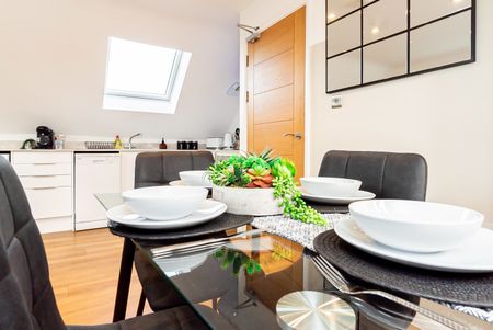 2 Bed Flat, Waterhouse Way, SO15 - Photo 3