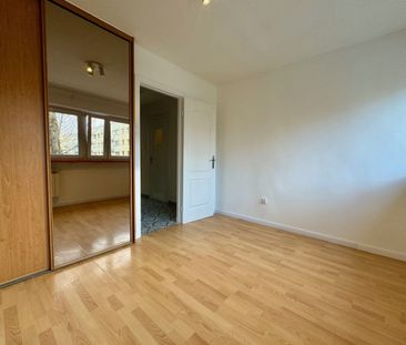 Warszawa, Aleja Dwudziestolatków - Photo 3