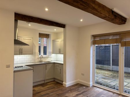 1 BED Coach House To rent - Photo 3