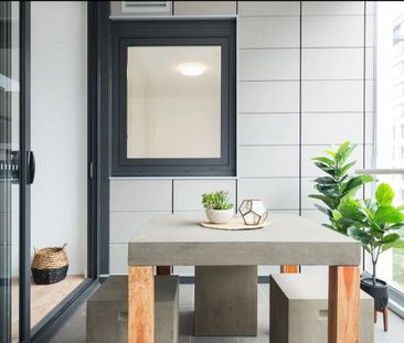 Ultra Modern Apartment With Parking - Photo 4