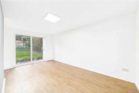 3 bedroom detached house to rent - Photo 2