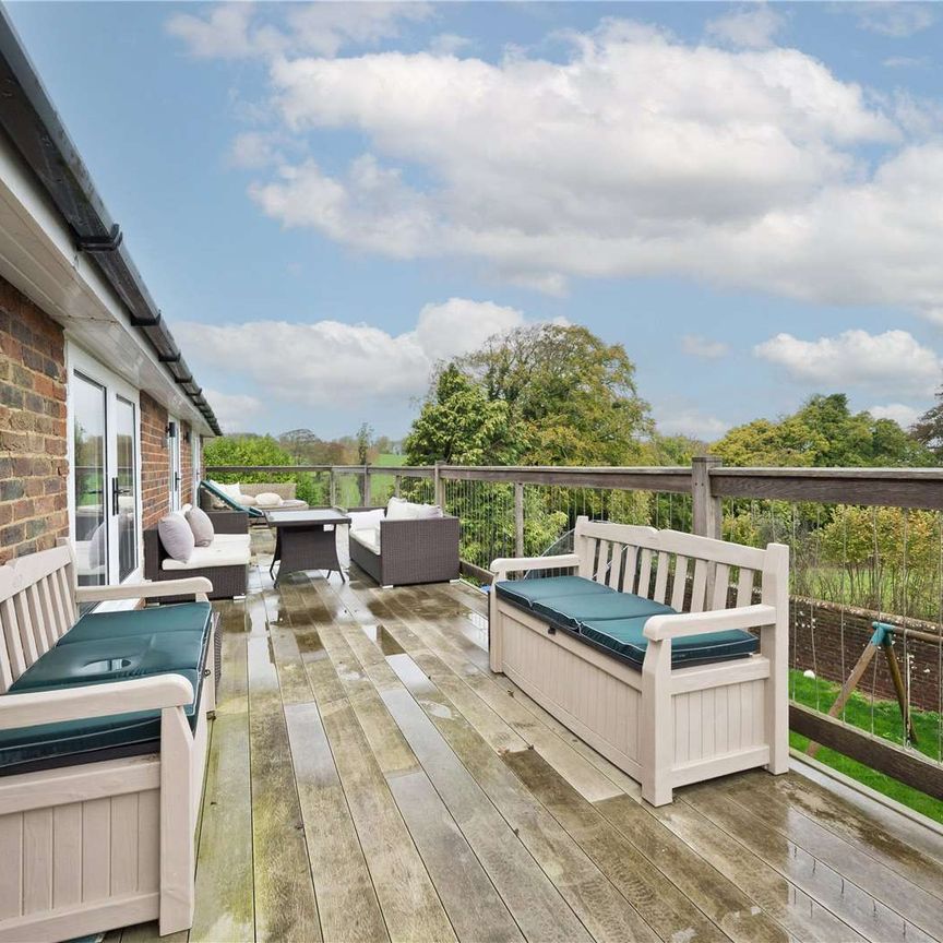 A charming five bedroom detached home set in an elevated position with idyllic countryside views. - Photo 1