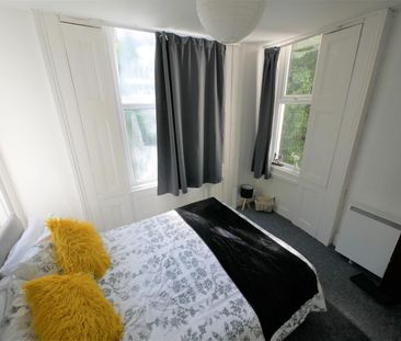 The Mount, Bournemouth, BH! - Photo 4