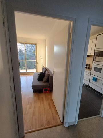 Location Appartement 3 pièces 80m² NICE 06200 - Photo 2