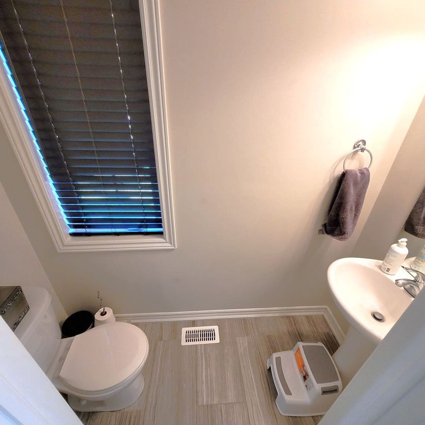 For Lease - 78 Pettitt Drive, Guelph, Ontario - Photo 1