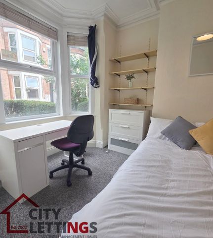 4 bedroom terraced house to rent - Photo 4