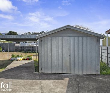 Neat and Tidy, Three Bedroom Home - Photo 6