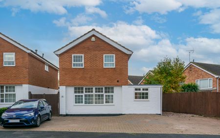 FABULOUS SHARED HOUSE FOR PROFESSIONALS ON POPULAR RESIDENTIAL ESTATE - Photo 2