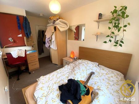 4 bedroom terraced house to rent - Photo 4