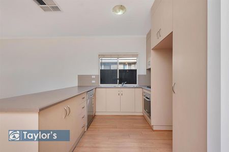 WELL-PRESENTED HOME IN AN IDEAL LOCATION - Photo 4