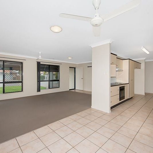 30 Rio Vista Way, Kirwan - Photo 1