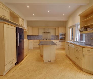 4 bedroom detached house to rent - Photo 3