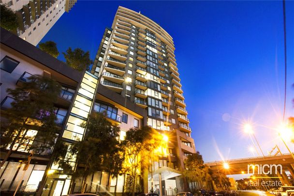 2/99 Whiteman Street - Photo 1