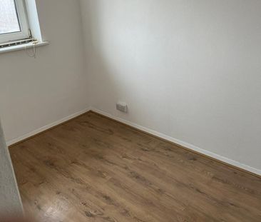 3 Bed Flat, St. John's Road, E16 - Photo 5