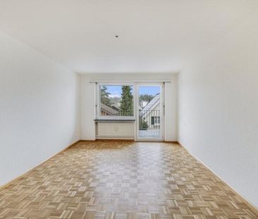 Stylish living in Allschwil - Photo 1