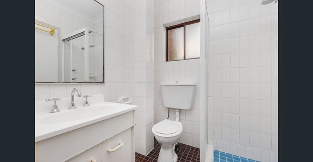 Unfurnished Studio with Carspace Opposite Bondi Beach - Photo 1