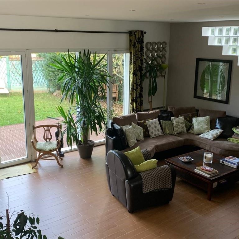 Tout savoir sur cette maison à Marnes-la-Coquette - Photo 1