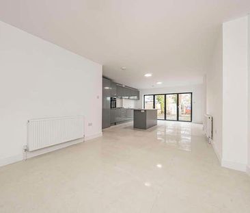 Denecroft Crescent, Uxbridge, UB10 - Photo 2